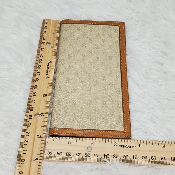 Gucci Vintage check book/ passport wallet